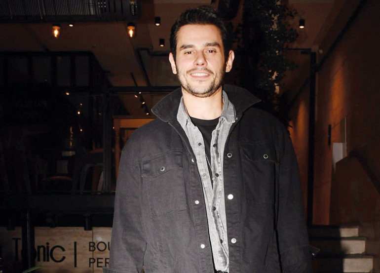 Acun Ilıcalı kızlarıyla tatilde