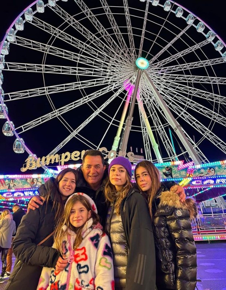 Acun Ilıcalı kızlarıyla tatilde