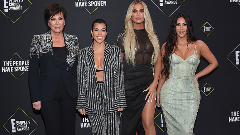 Para için kızlarını sıkıp sularını çıkardı: Onların kazandığı her şeyin yüzde 10’unu alıyor