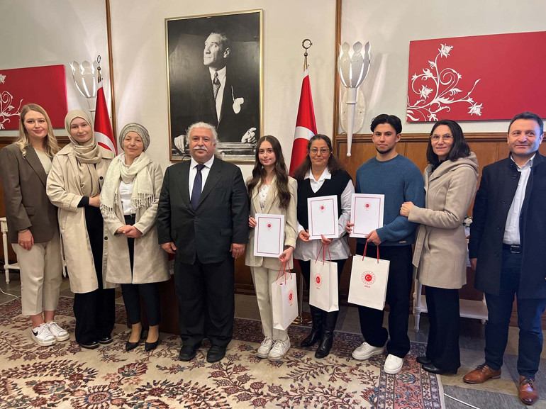 Avrupa’da Öğretmenler Günü coşkusu