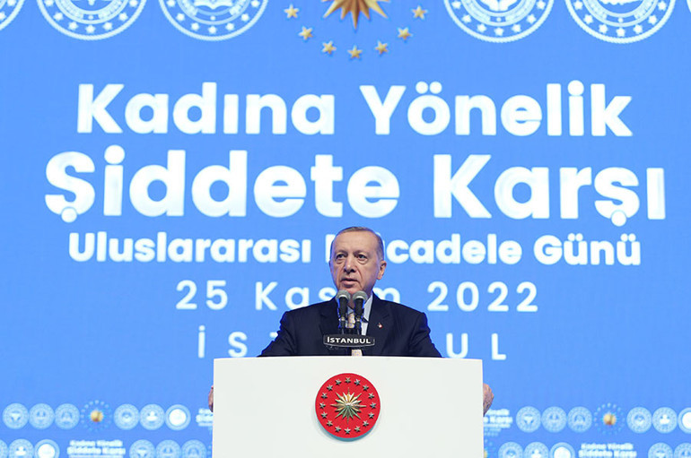 Son dakika... Cumhurbaşkanı Erdoğan: Teröristlerle kol kola Kandilde dolaşanlar bu milletin oylarının temsilcisi olamaz
