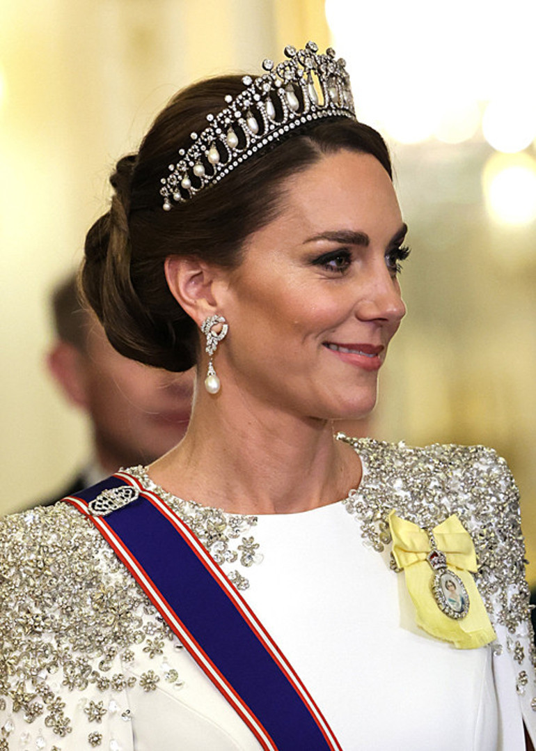 Meghan Markle- Kate Middleton: Amerikalı elti başrolü kaptırmak istemedi: Ailede kalsaydın sen de bu takıları takardın