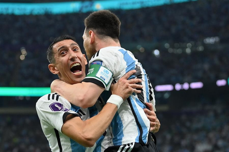 2022 Dünya Kupasındaki Arjantin - Meksika maçına damga vuran isim Lionel Messi oldu Yıldız futbolcu birçok ilke imza attı...