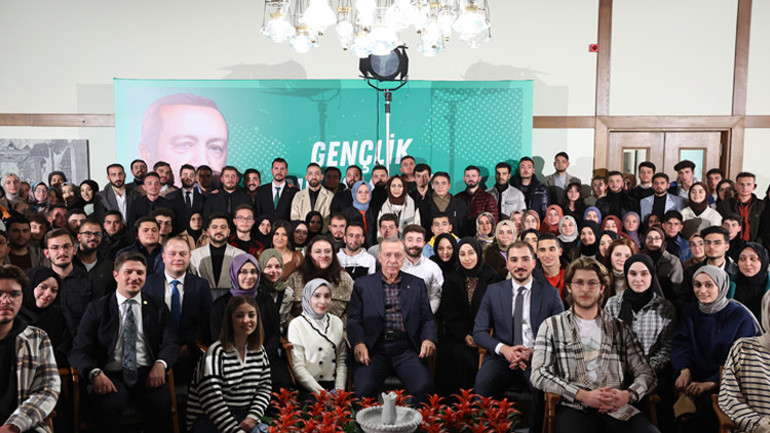 Konya Gençlik Buluşması... Cumhurbaşkanı Erdoğan: Mısır ile bu iş yoluna girdiyse aynı şekilde Suriye ile de bu iş yoluna girebilir