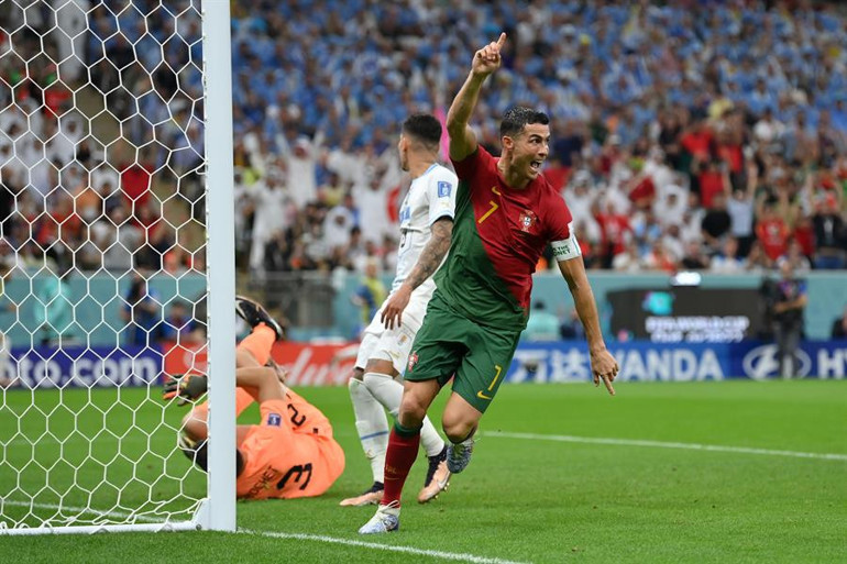 Son Dakika: Cristiano Ronaldodan tartışmalı golle ilgili ilk sözler Piers Morgana soyunma odasında mesaj atmış... Topa dokundu mu Akıllı top ölçümleri açıklandı...