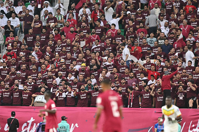 Katarın ateşli taraftarlarının sırrı Galatasaray tribünü UltrAslan Dohaya giderek özel eğitim verdi...
