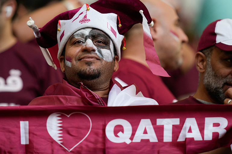 Katarın ateşli taraftarlarının sırrı Galatasaray tribünü UltrAslan Dohaya giderek özel eğitim verdi...