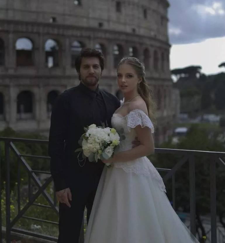 İki ay önce Roma’da evlenmişlerdi… Yalıda muhteşem düğün