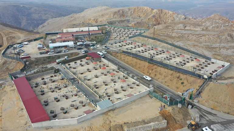 Tartışmalı barınak basına açıldı