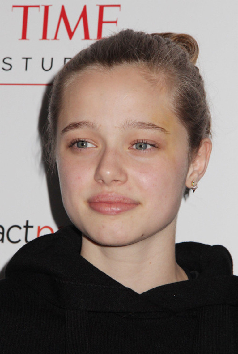 Otoriter anne Angelina Jolie, korkularını bir yana bıraktı: Shiloh artık kendi kanatlarıyla uçuyor