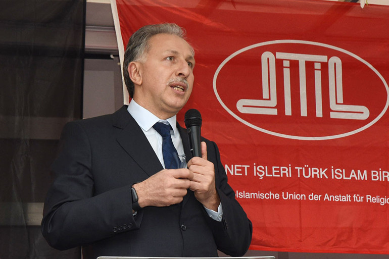 Yeni Cami ibadete açıldı