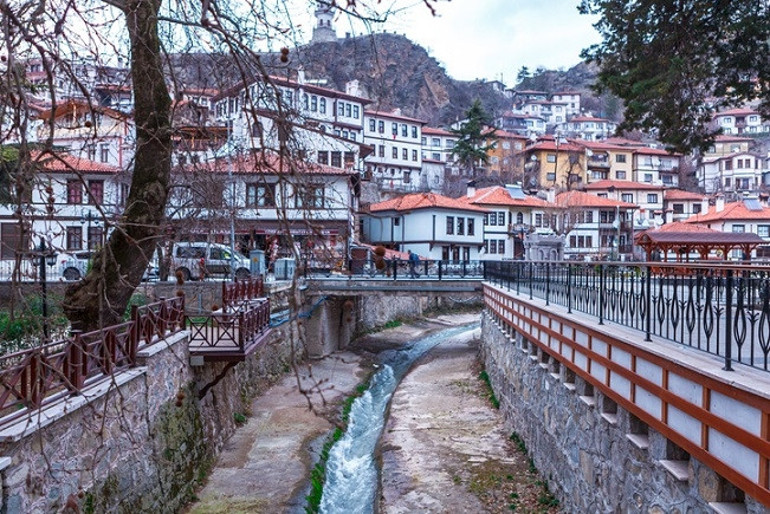 Doğa, kültür ve eğlence: Yılbaşı tatili için 9 şehirden 10 farklı öneri