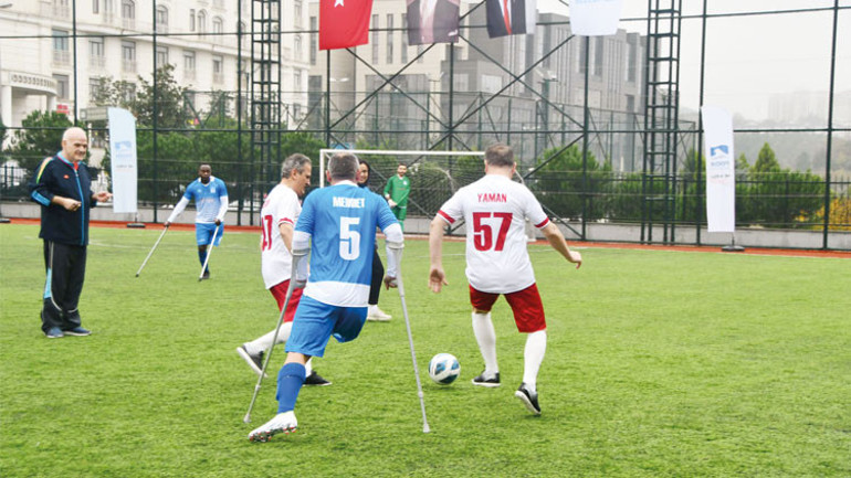 Adaletspor ile Pendik Ampute karşı karşıya