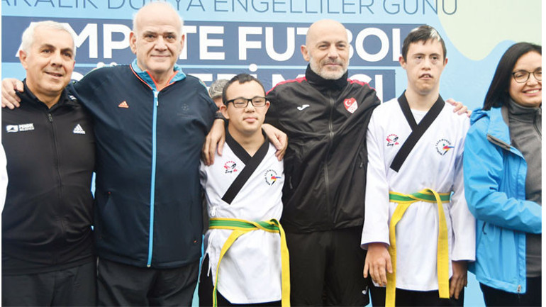Adaletspor ile Pendik Ampute karşı karşıya