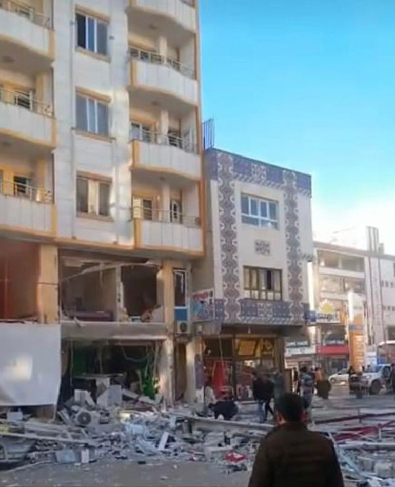 Son dakika... Şanlıurfanın Akçakale ilçesinde 5 katlı apartmanda kalorifer kazanı patladı: 6 yaralı