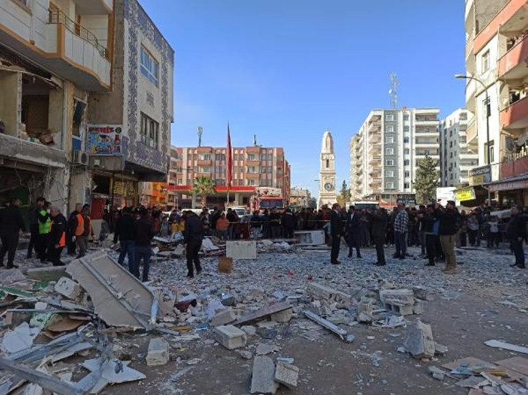 Son dakika... Şanlıurfanın Akçakale ilçesinde 5 katlı apartmanda kalorifer kazanı patladı: 6 yaralı