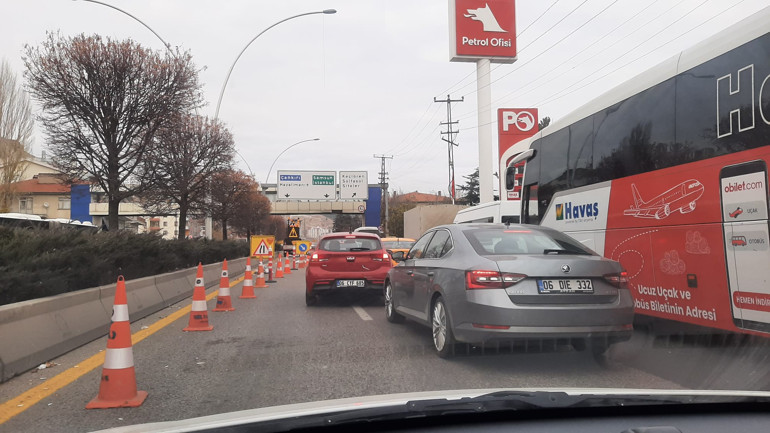 Aşağıdan yukarıdan yolun sonu görünmüyor