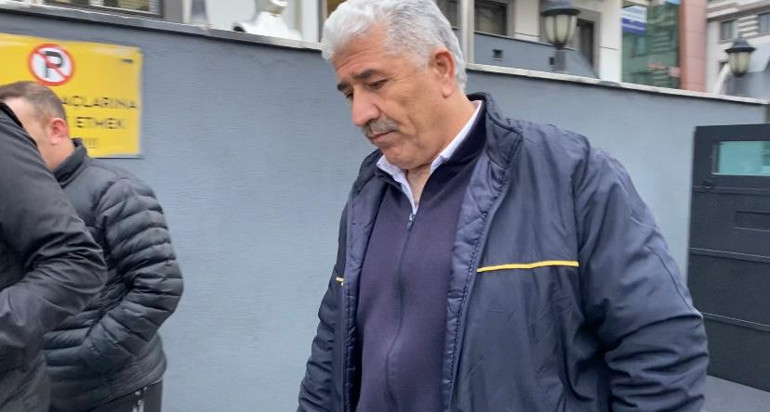 Son dakika... İstanbulda tramvay ile İETT otobüsü çarpıştı: 33 yaralı