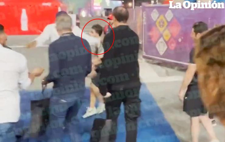 Katarda büyük skandal Samuel Etoo çılgına döndü... Suratına acımasızca tekme attı...