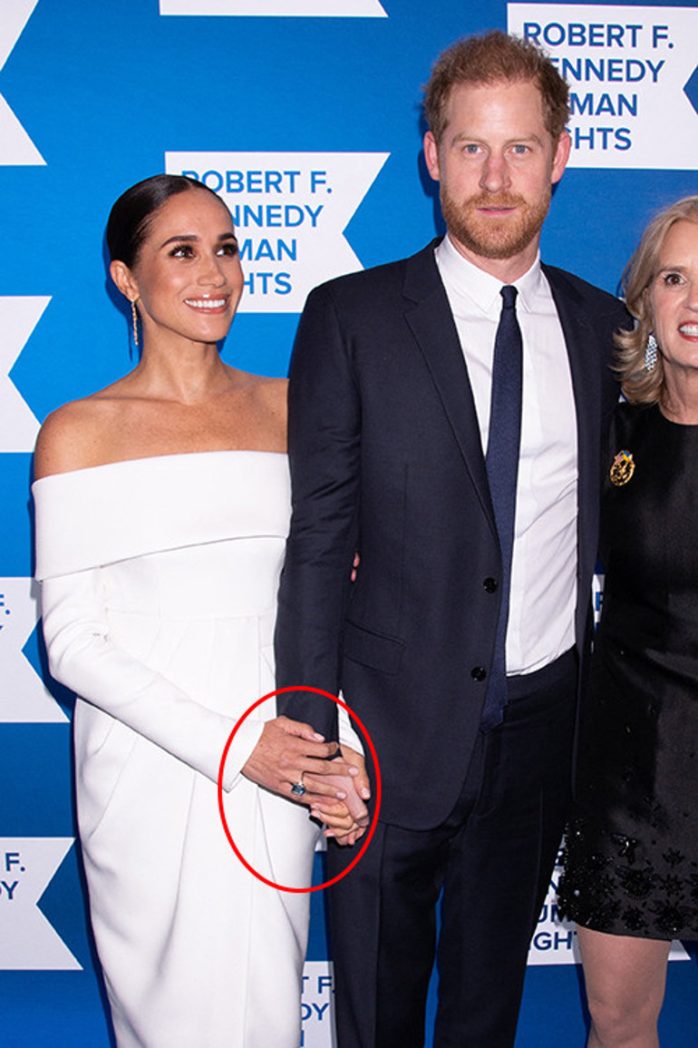 Eltiler savaşında son perde: Meghan, Katein elbisesinin benzerini giydi, Diananın yüzüğüyle saraya mesaj yolladı