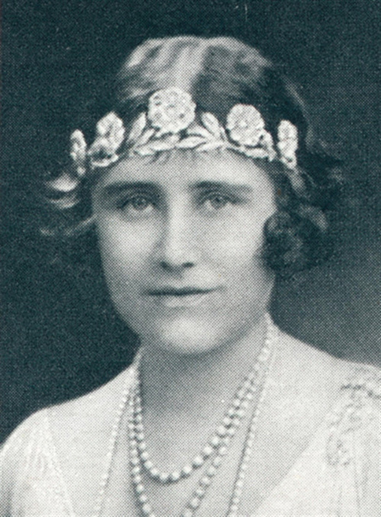 Kayıp taç onun başında ortaya çıktı: ABDdeki eltiye selâm gönderdi