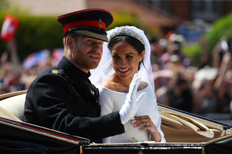 Kayıp taç onun başında ortaya çıktı: ABDdeki eltiye selâm gönderdi