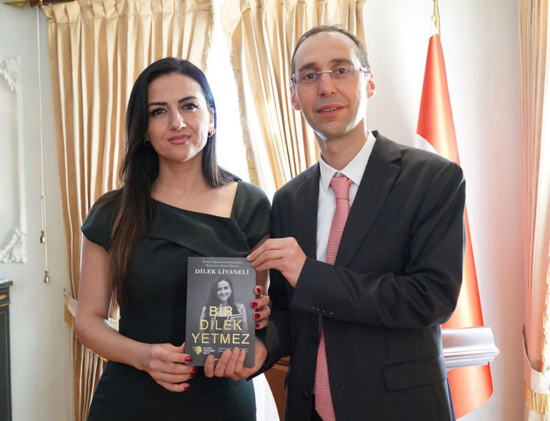 Başkonsolosluk rezidansında öğretmenlere resepsiyon verildi
