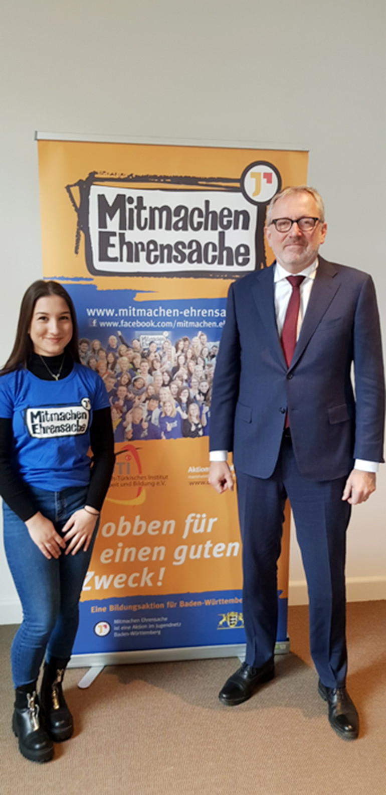 Mannheimlı öğrenciler sıralarını bırakıp yardıma muhtaçlar için çalıştı