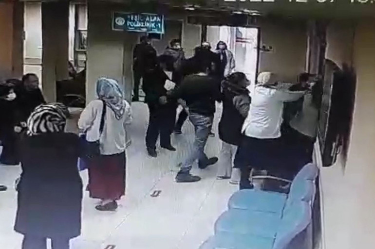 Acil serviste doktoru darp etmişlerdi Görüntüsü çıktı