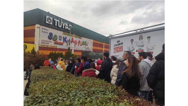 TÜYAP Kitap Fuarı kalabalığı: Sanki bütün İstanbul buraya geliyor gibi