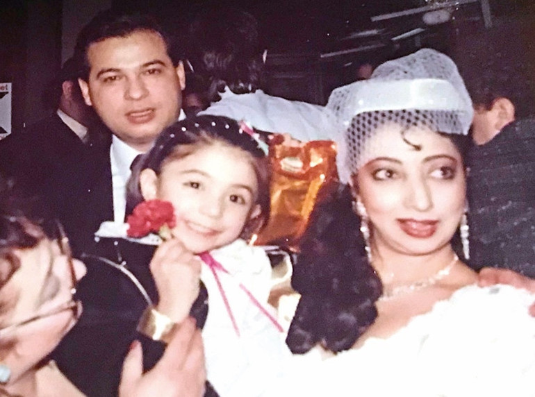 Bu oyunun sahnesinde evlendik