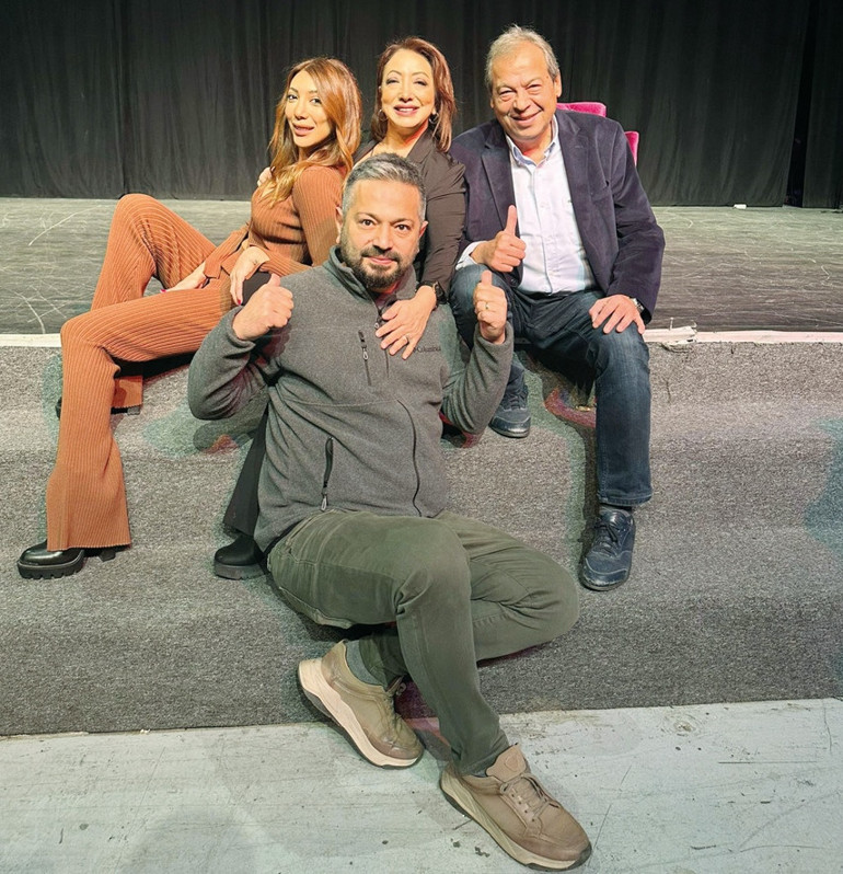 Bu oyunun sahnesinde evlendik