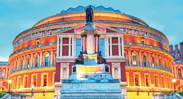 Bella HadId Filistin’i yine unutmadı