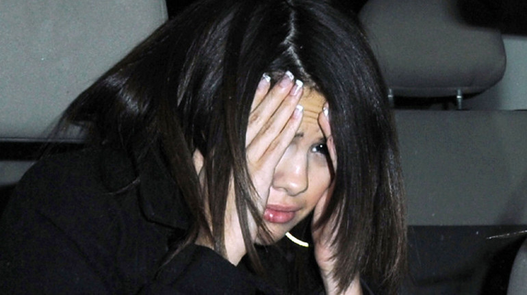 Onunla birlikteyken hep zayıftı... Çünkü sevgilisi model gibi ince kızları beğenirdi