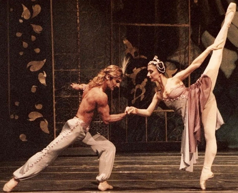 Balet Erdal Uğurlu son yolculuğuna uğurlandı