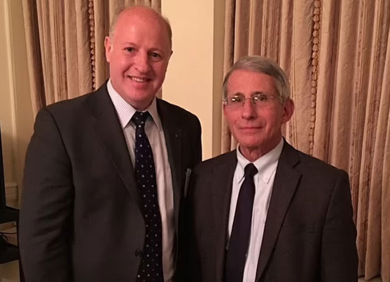 İsmi Kovid-19 skandalına karışan bilim insanı 2 buçuk milyon yarasanın olduğu mağaradan çıktı