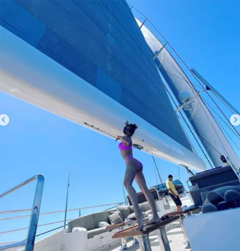 56 yaşında kapak kızı: Yıllar tersine işlemiş