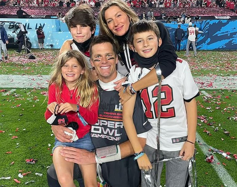 Milyonluk boşanmanın ardından memleketine uçtu: Hoşça kal Tom, ben çocuklarla tatile gidiyorum