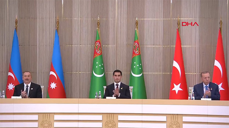 Türkmen gazı için üçlü zirve.... Cumhurbaşkanı Erdoğandan iş birliği ve dayanışma mesajı