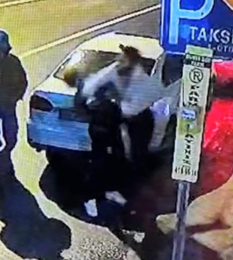 Müzisyen Mehmet Dudarıka yumruklu saldırı Yoğun bakıma alındı... Saldırgan tutuklandı