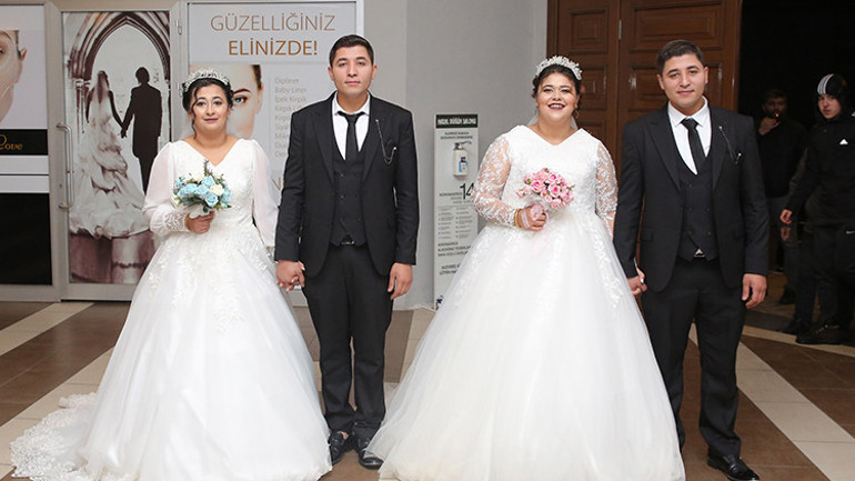 Orduda tek yumurta ikizleri, iki kız kardeşle evlendi