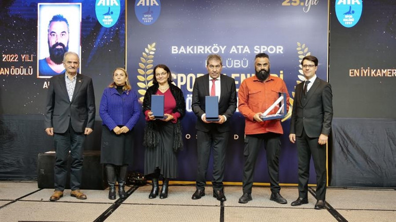 Bakırköy Ata Spor Kulübü ’Sporun Enleri ödülleri sahiplerini buldu Demirören Grubu’na 8 ödül
