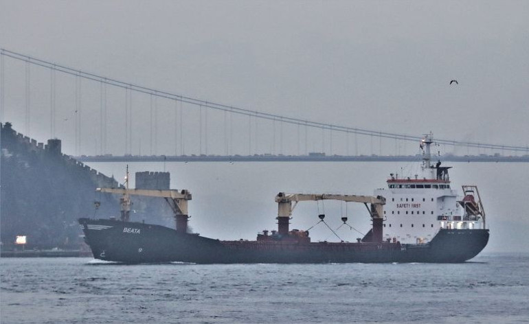 Son dakika: Sinopta kuru yük gemisinde yangın Yaralılar var