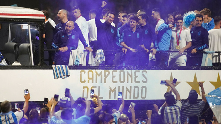 Arjantinin başına iki maç için geçici olarak getirilmişti... İki Lionelin hikâyesi ve her şeyi değiştiren o konuşma