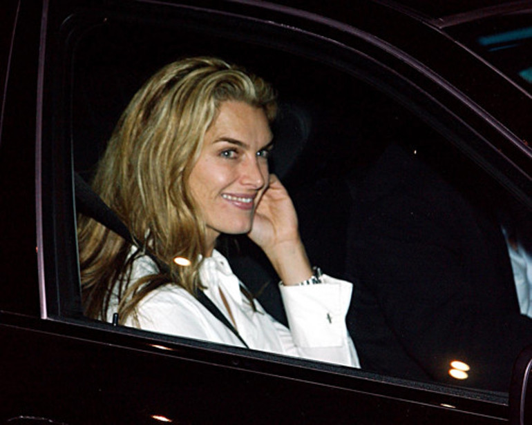 Bir kaza olmasın diye saçımı göğüslerime bantladılar