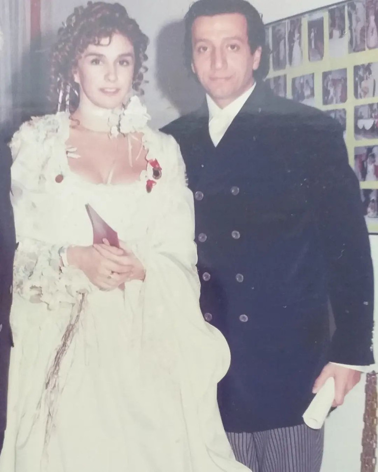 Ediz Hundan çifte kutlama... Berna ile 50. yılımız