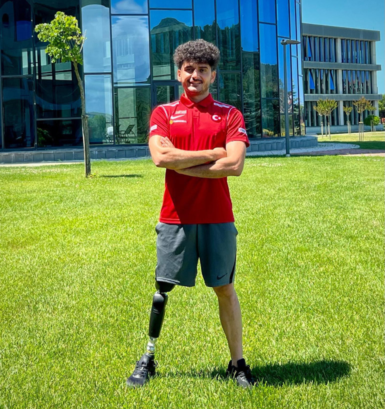 SURVİVOR 2023 KADROSU: Acun Ilıcalı iki ismi daha duyurdu Survivor 2023te sürpriz isim...