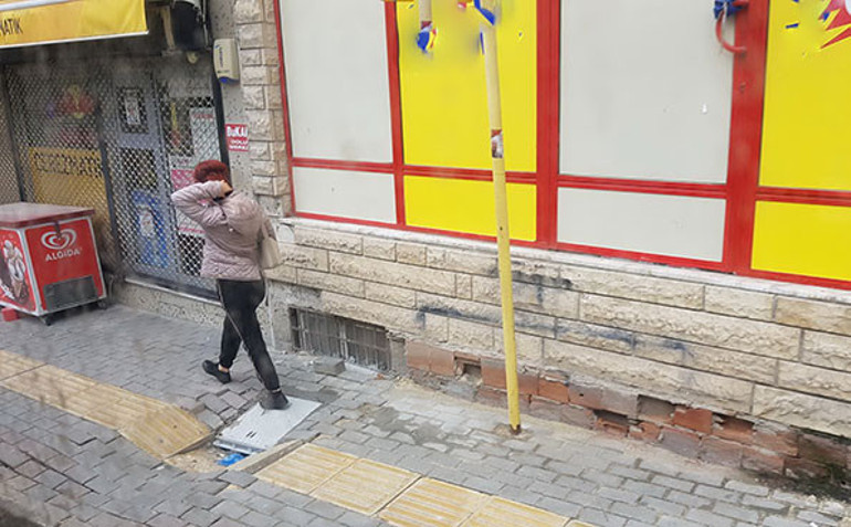 Her yerde boş direk