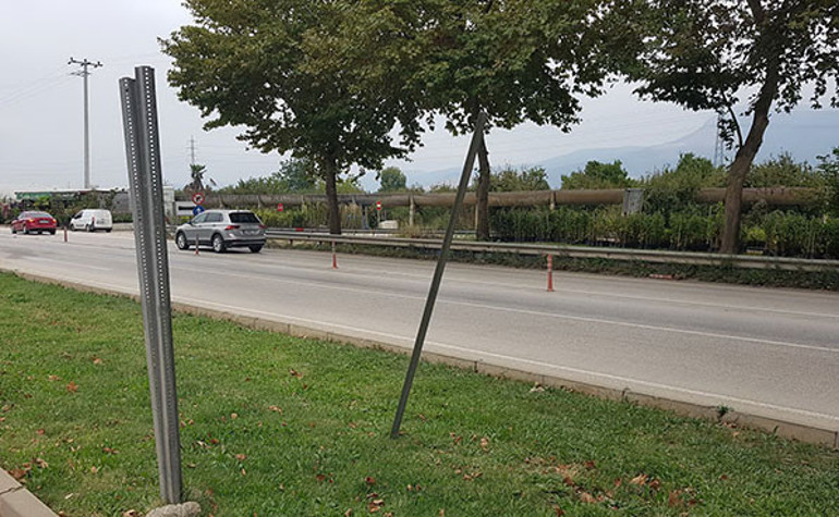 Her yerde boş direk