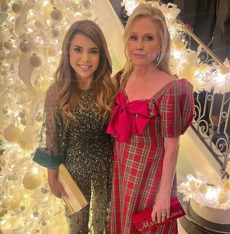 Filtreli fotoğraf faciası… 60 yaşındaki şarkıcıyı herkes ayıpladı: Gerçek halini de biliyoruz